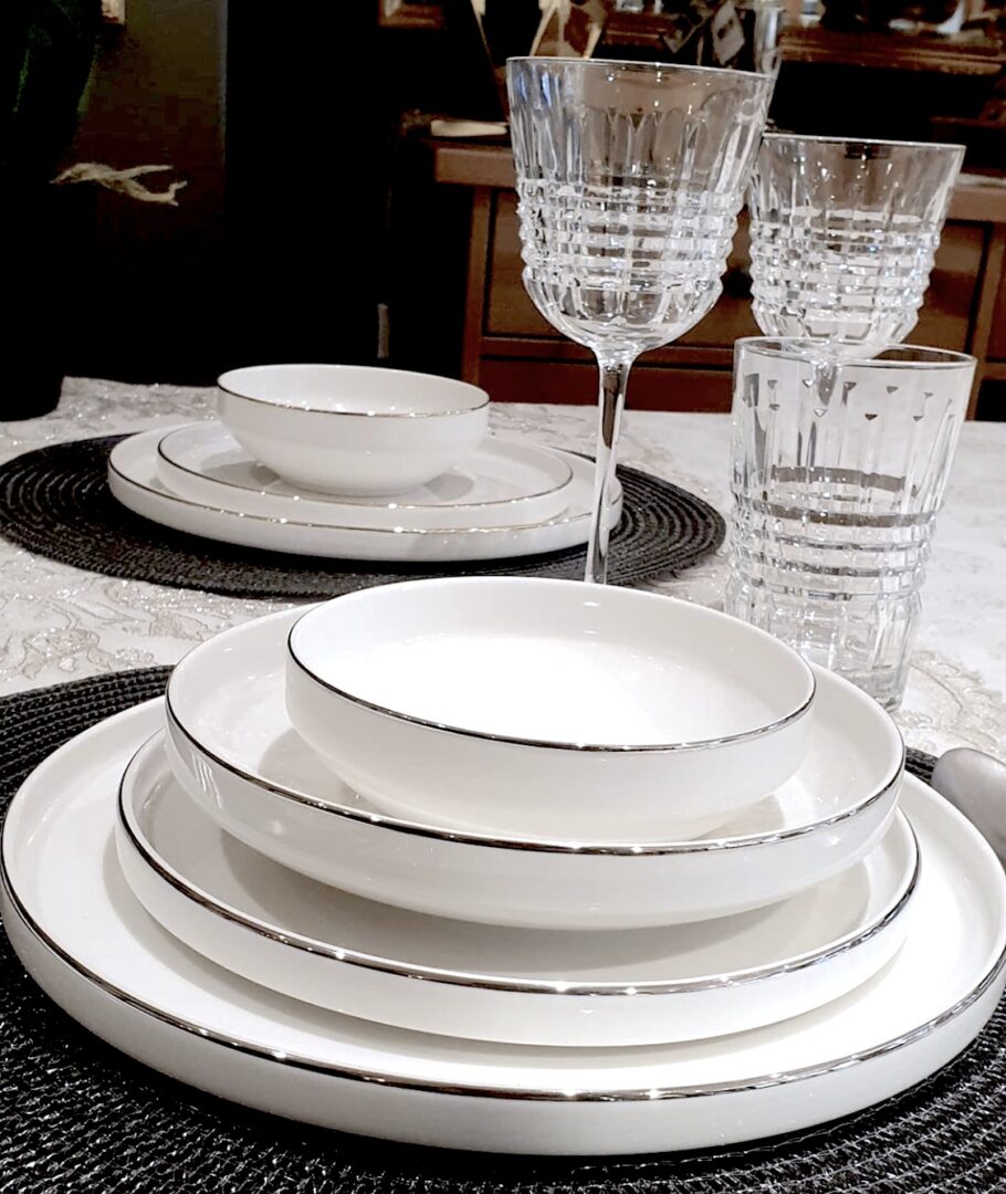 Selinex Home Deluxe – Porselein Servies Set + Salade Schaal Ovaal – Wit/Zilver – Homestar Decoratie